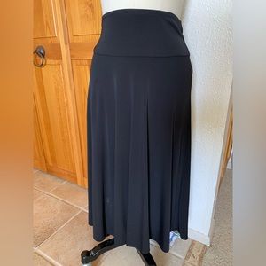 Closet clean out sale! Casual/semi professional skirt in good condition